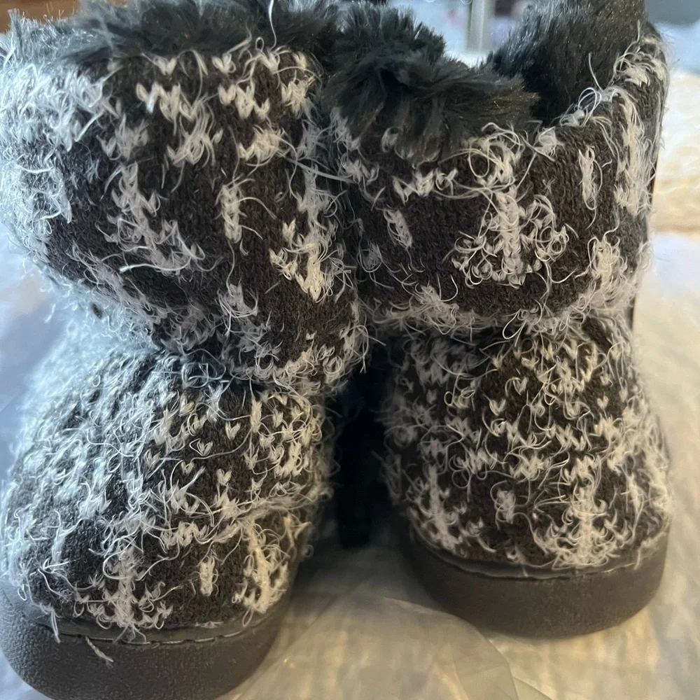 MUK LUKS SLIPPERS. NWT - Picture 3 of 11